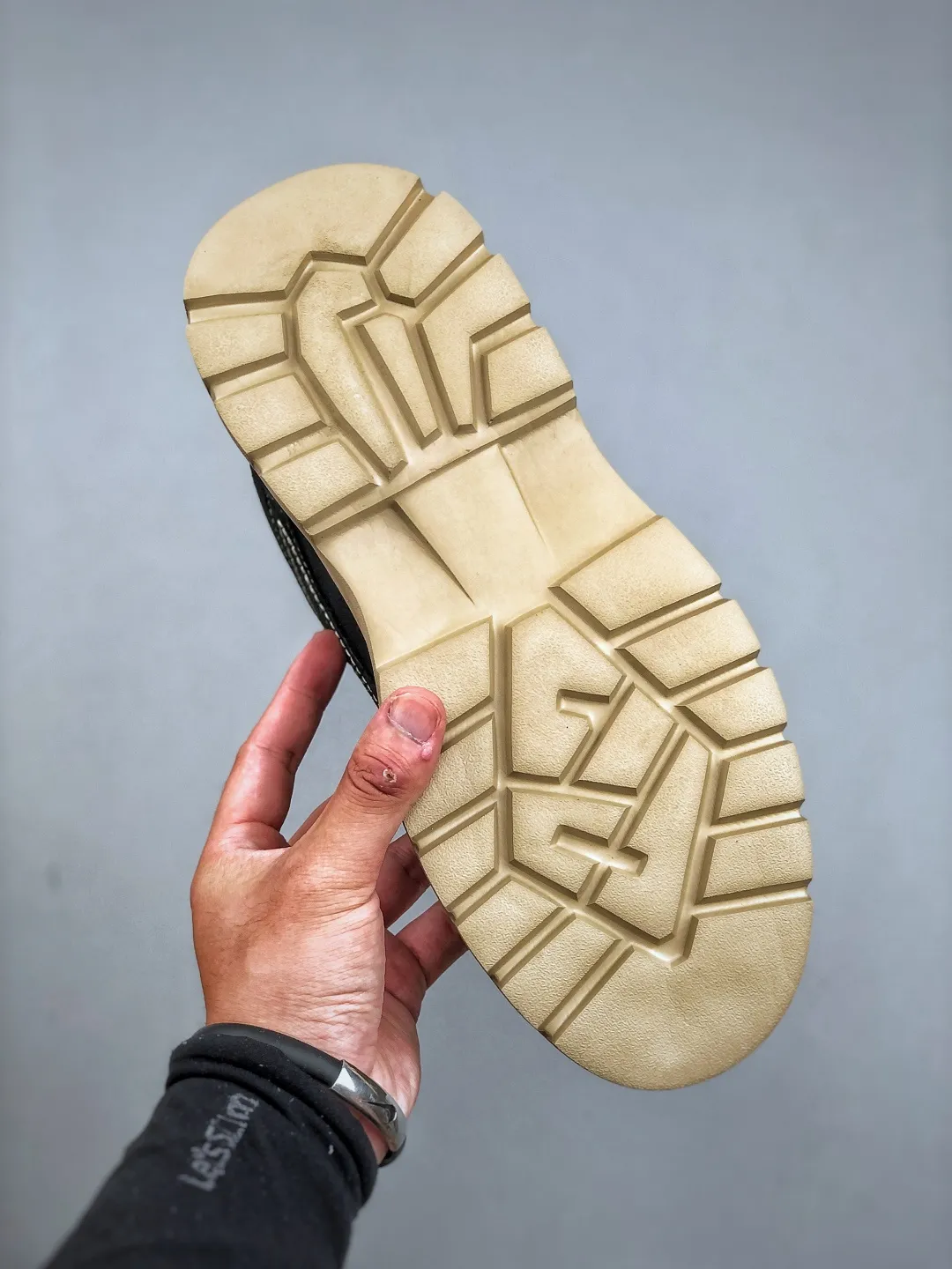 Local pick-up 520💰 Support store Timberland Outdoor leisure series Produced by a large factory in Guangdong New process upgrade Original box original packaging The fabric is made of Italian quality and durable, a must-have for men who are not handsome Size: 39-44